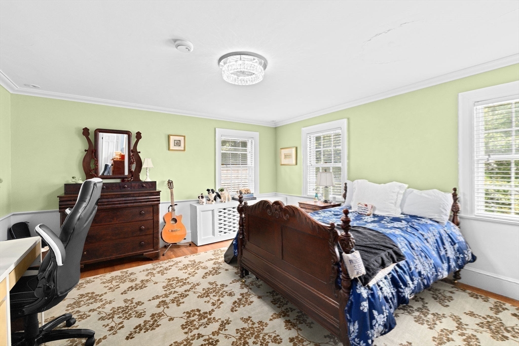 73 Pond St