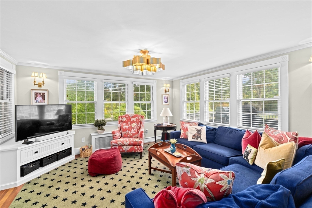73 Pond St