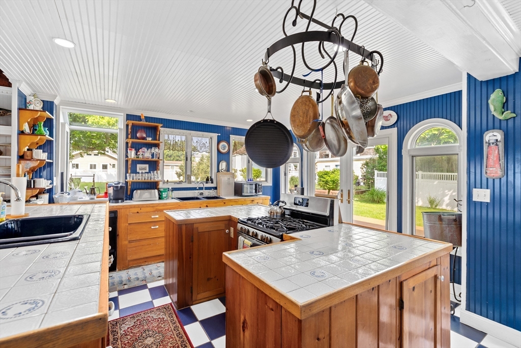 79 Kenneth Rd