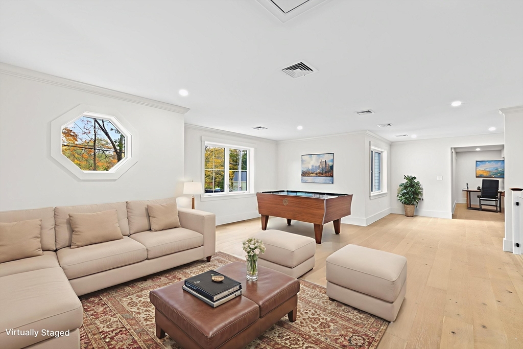 7 Lewis Court