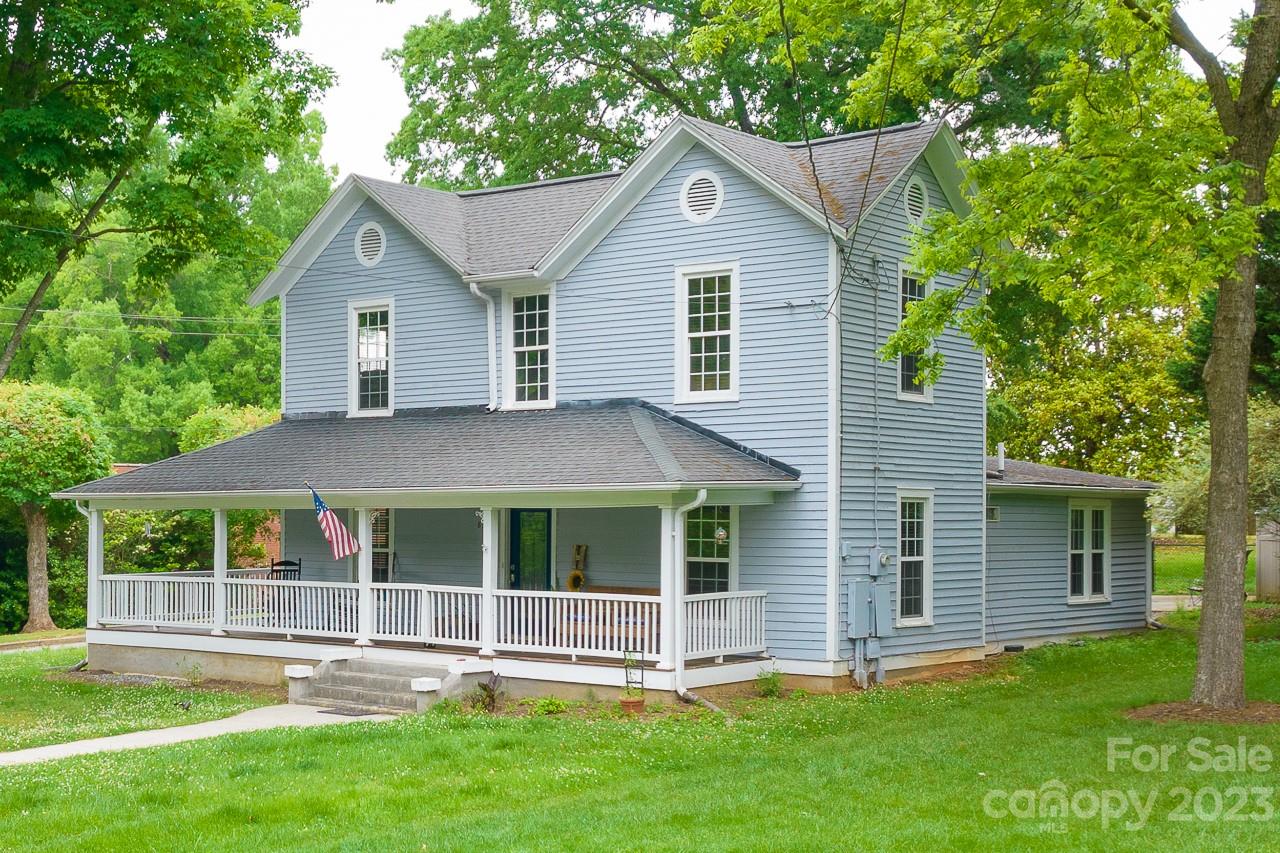831 N Ashe Avenue