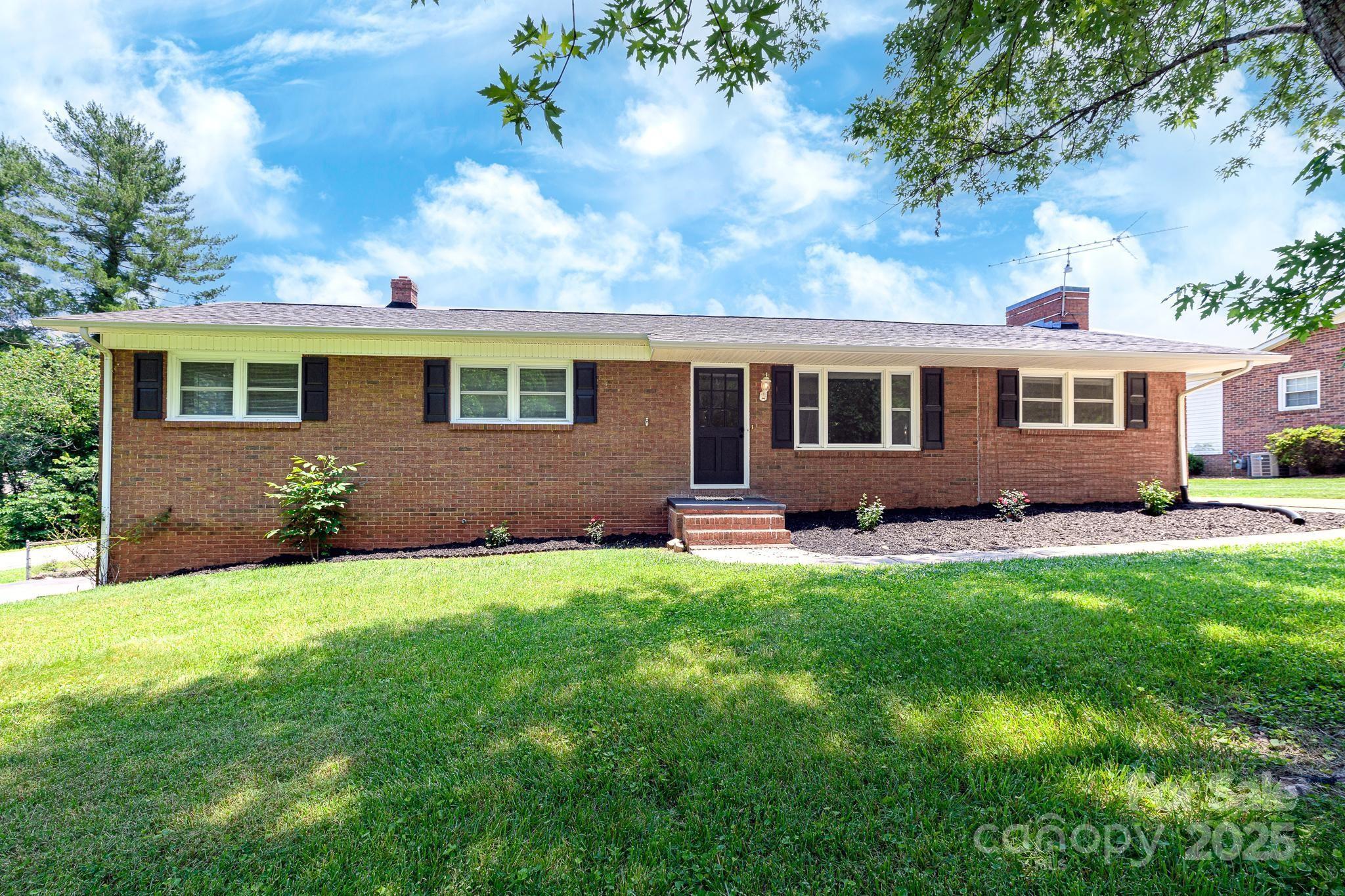 306 2nd Avenue Place NE