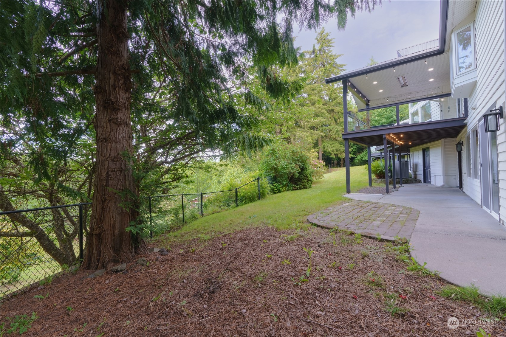 9665 NE Dronawood Drive