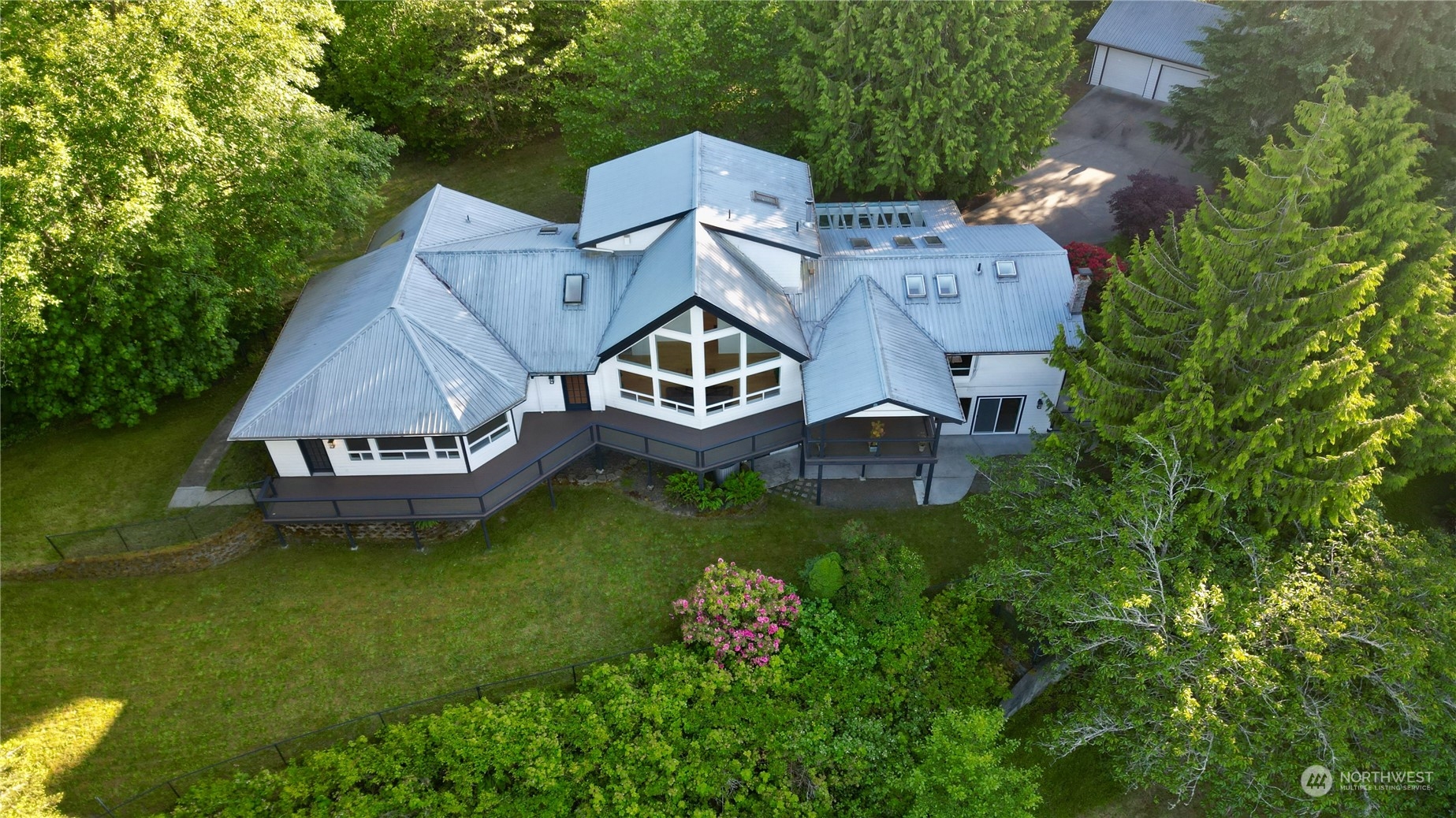 9665 NE Dronawood Drive