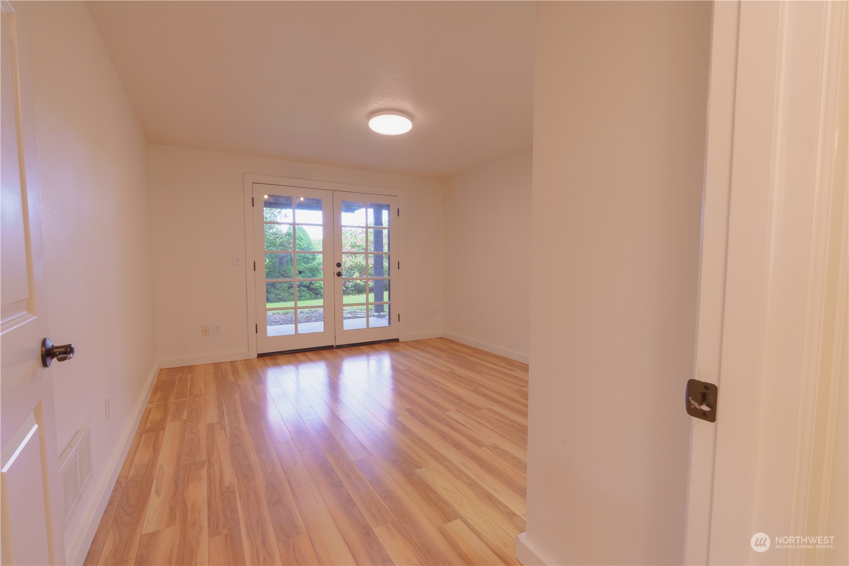 9665 NE Dronawood Drive