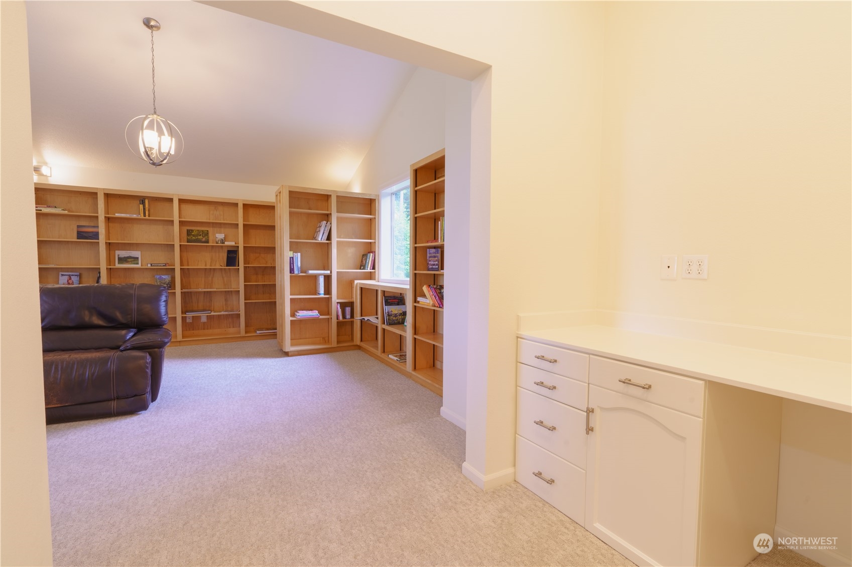 9665 NE Dronawood Drive