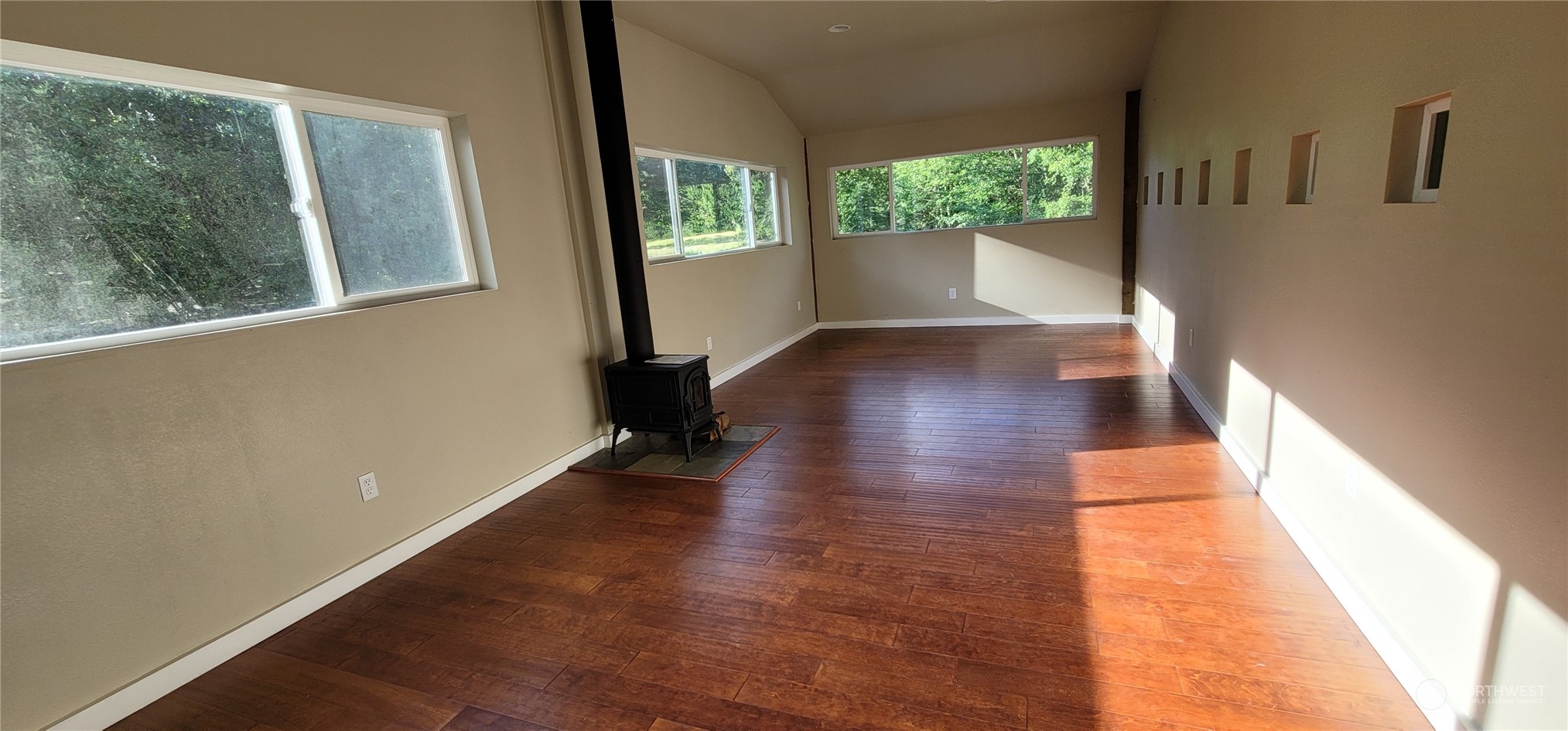 9665 NE Dronawood Drive