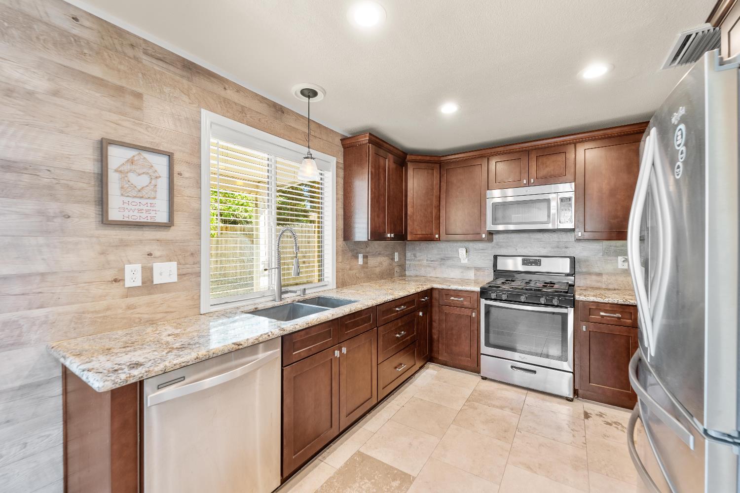 4008 Spindrifter Lane