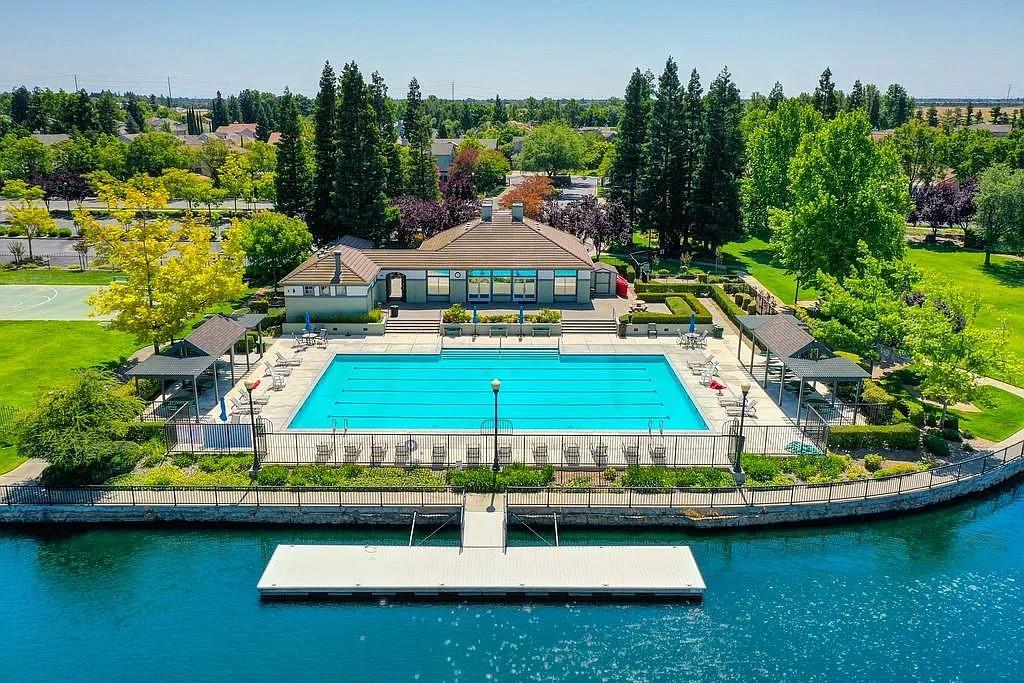 4008 Spindrifter Lane