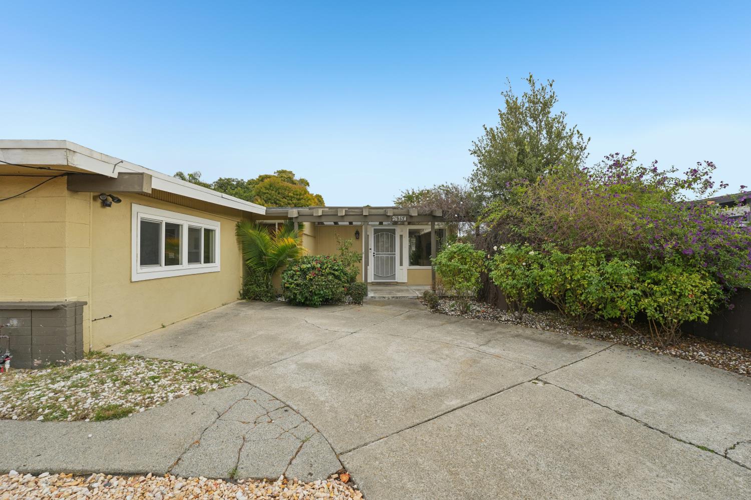 26754 Contessa Street