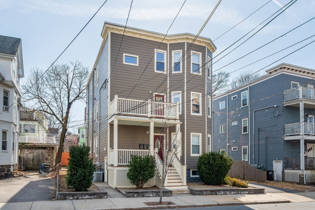 16 Waterhouse St # 2