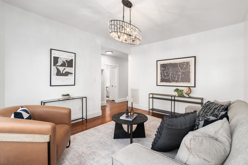 16 Waterhouse St # 2