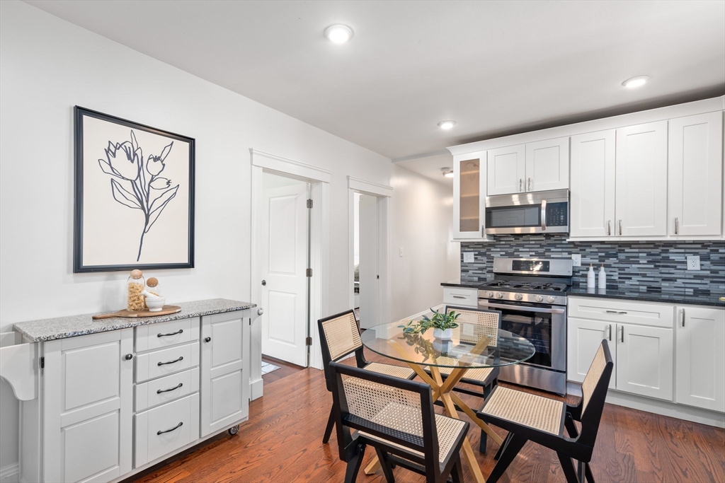 16 Waterhouse St # 2