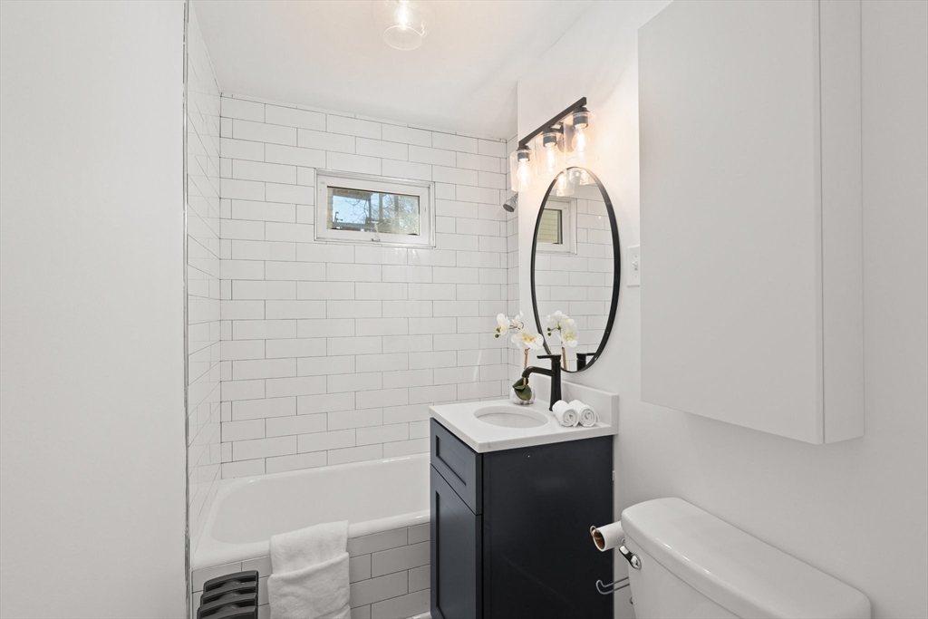 699 Hyde Park Ave # 3