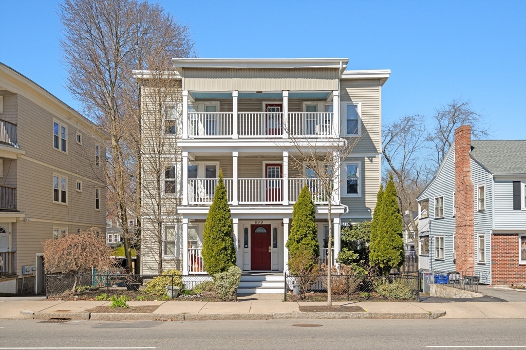 699 Hyde Park Ave # 3