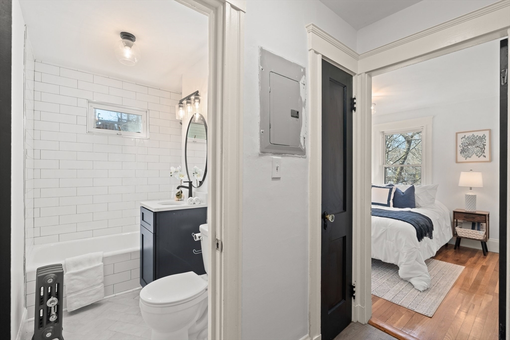 699 Hyde Park Ave # 3