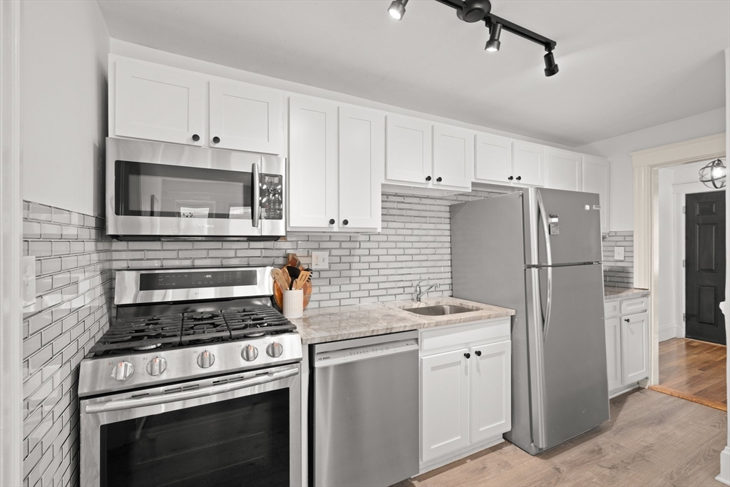 699 Hyde Park Ave # 3