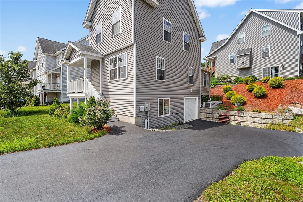 20 Boxwood Dr