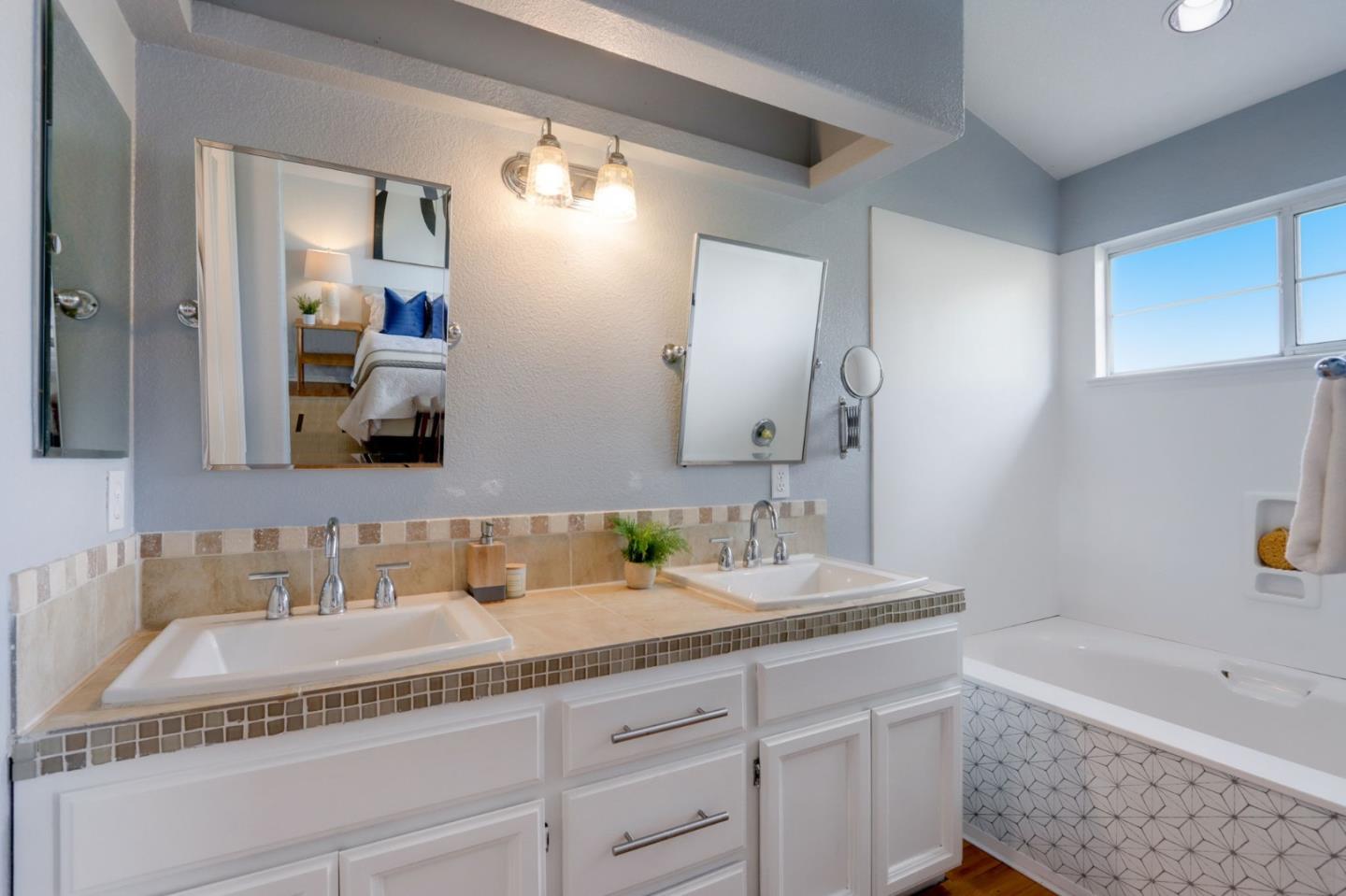 5976 Capriana CMN 143