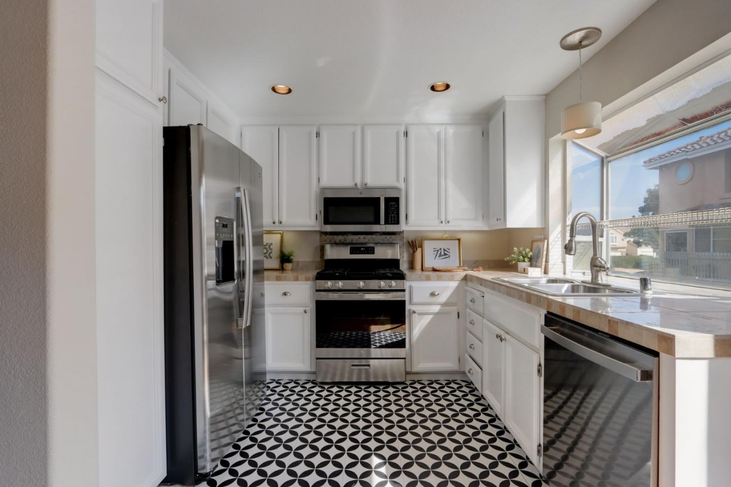 5976 Capriana CMN 143