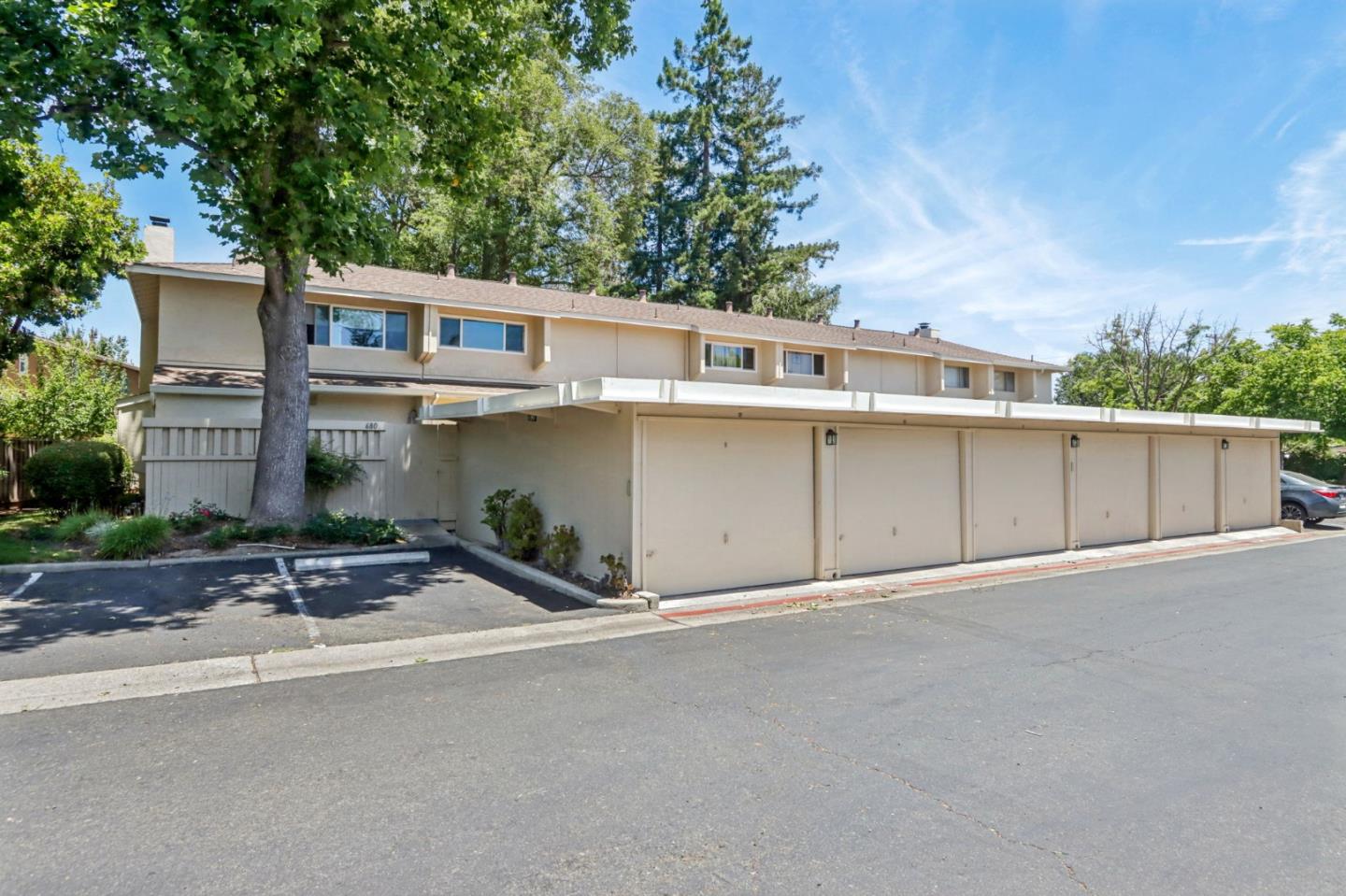 682 Crescent AVE