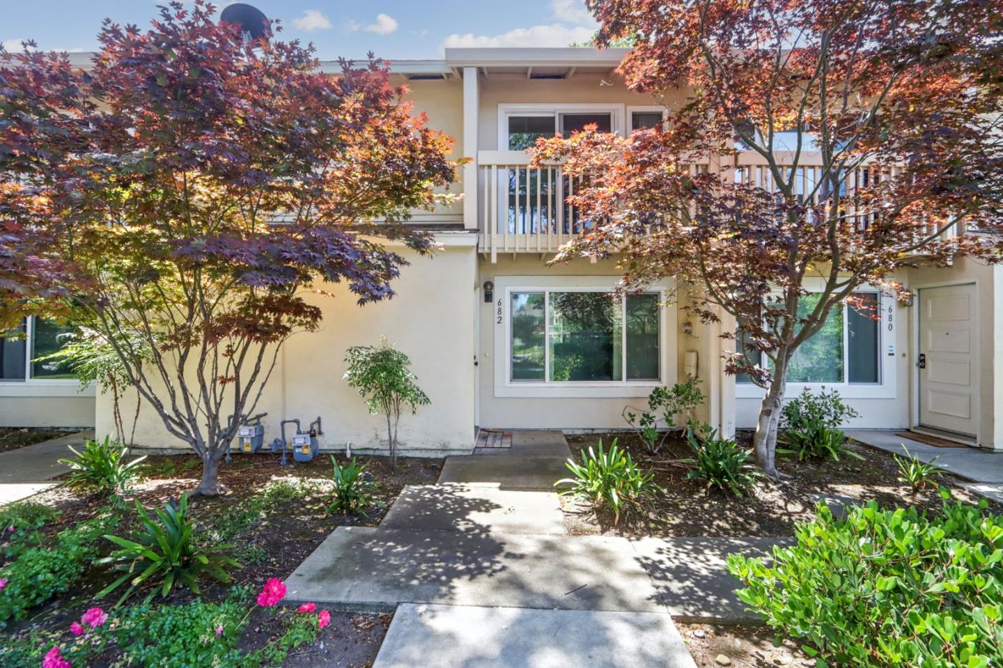 682 Crescent AVE