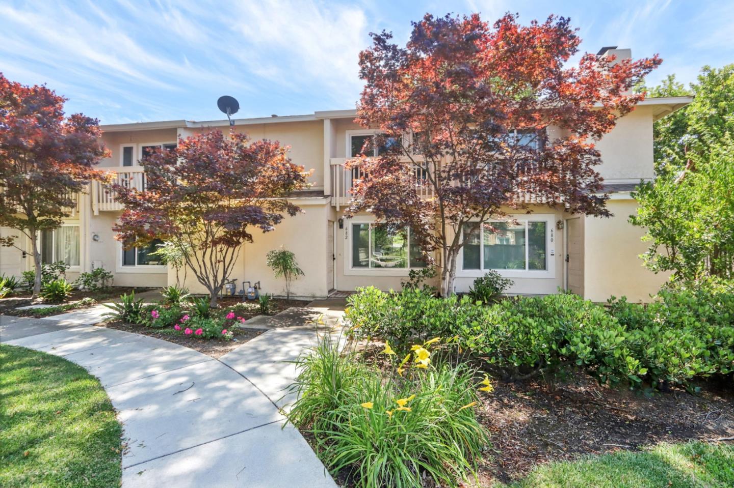 682 Crescent AVE