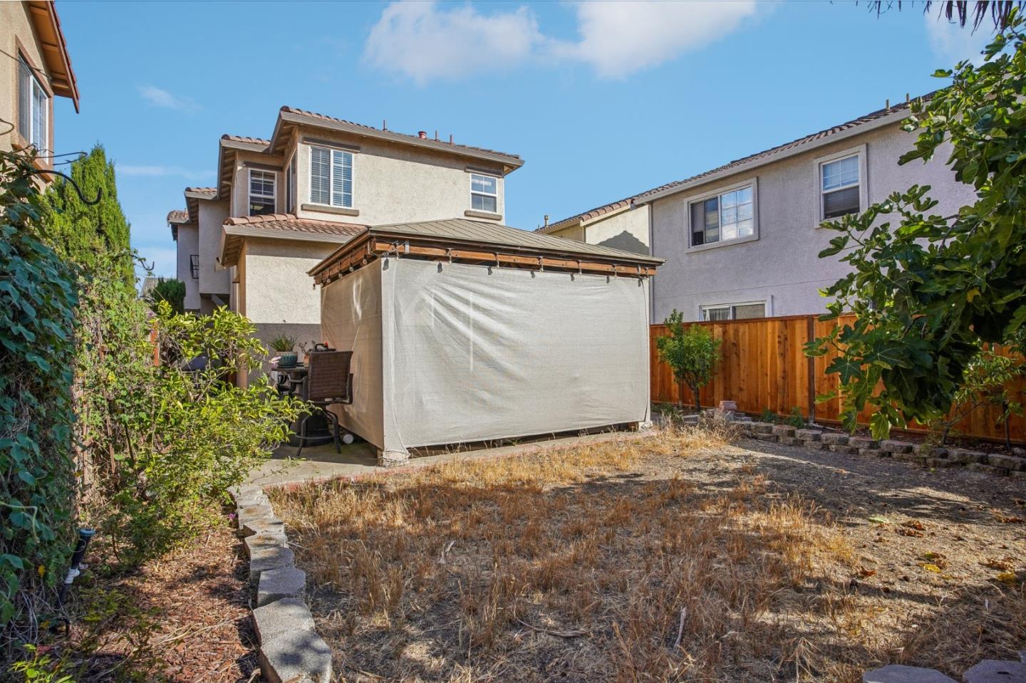 379 Alvarado ST
