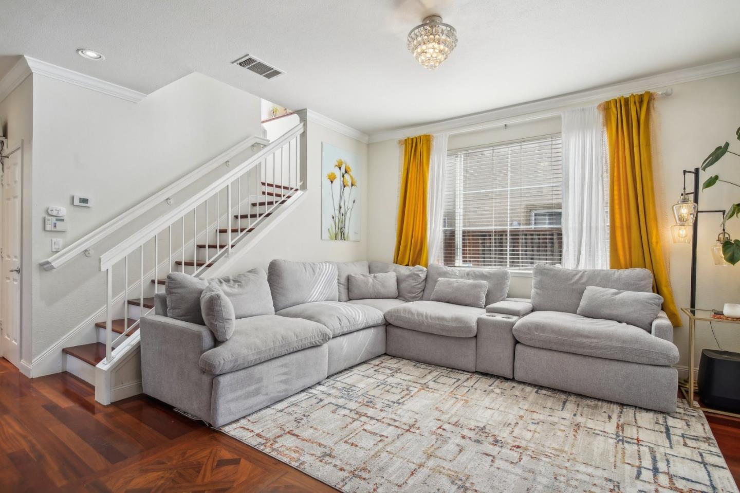 379 Alvarado ST