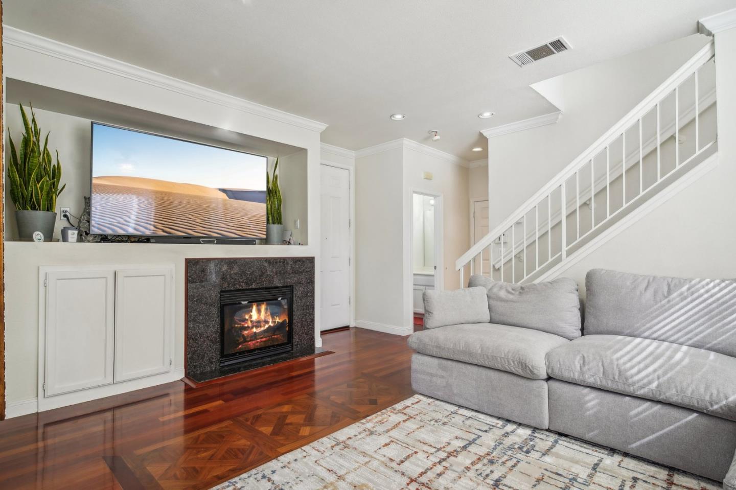 379 Alvarado ST