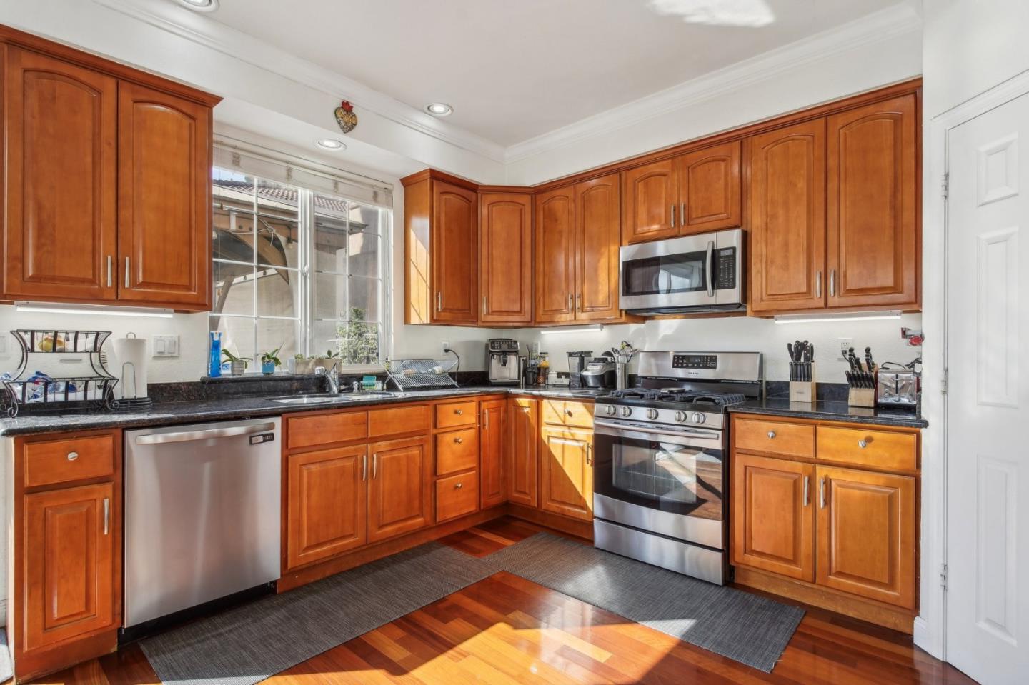 379 Alvarado ST