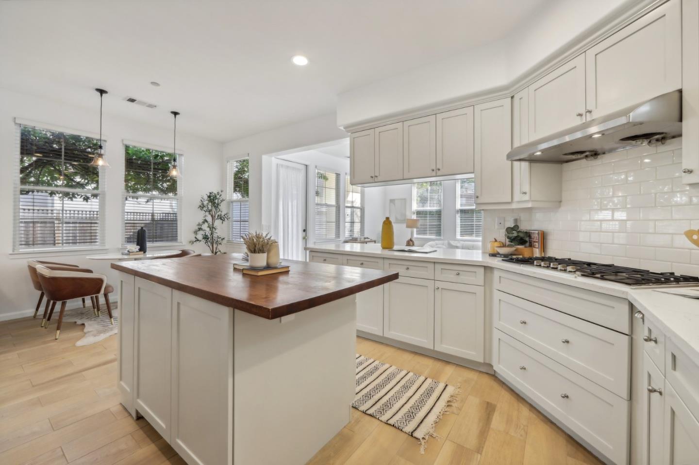 10 Lavenham RD