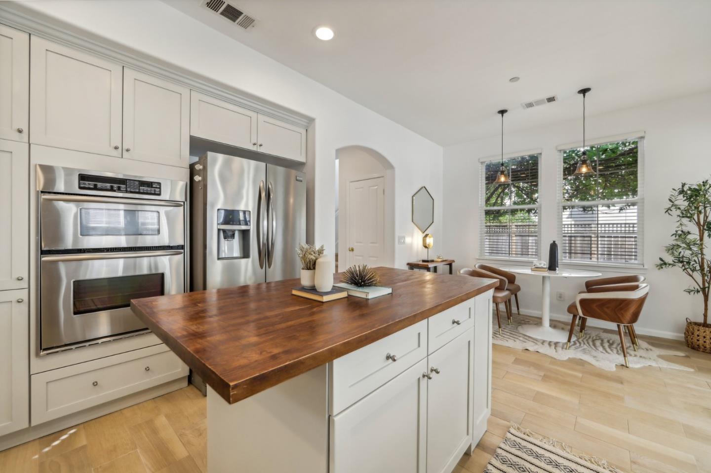 10 Lavenham RD