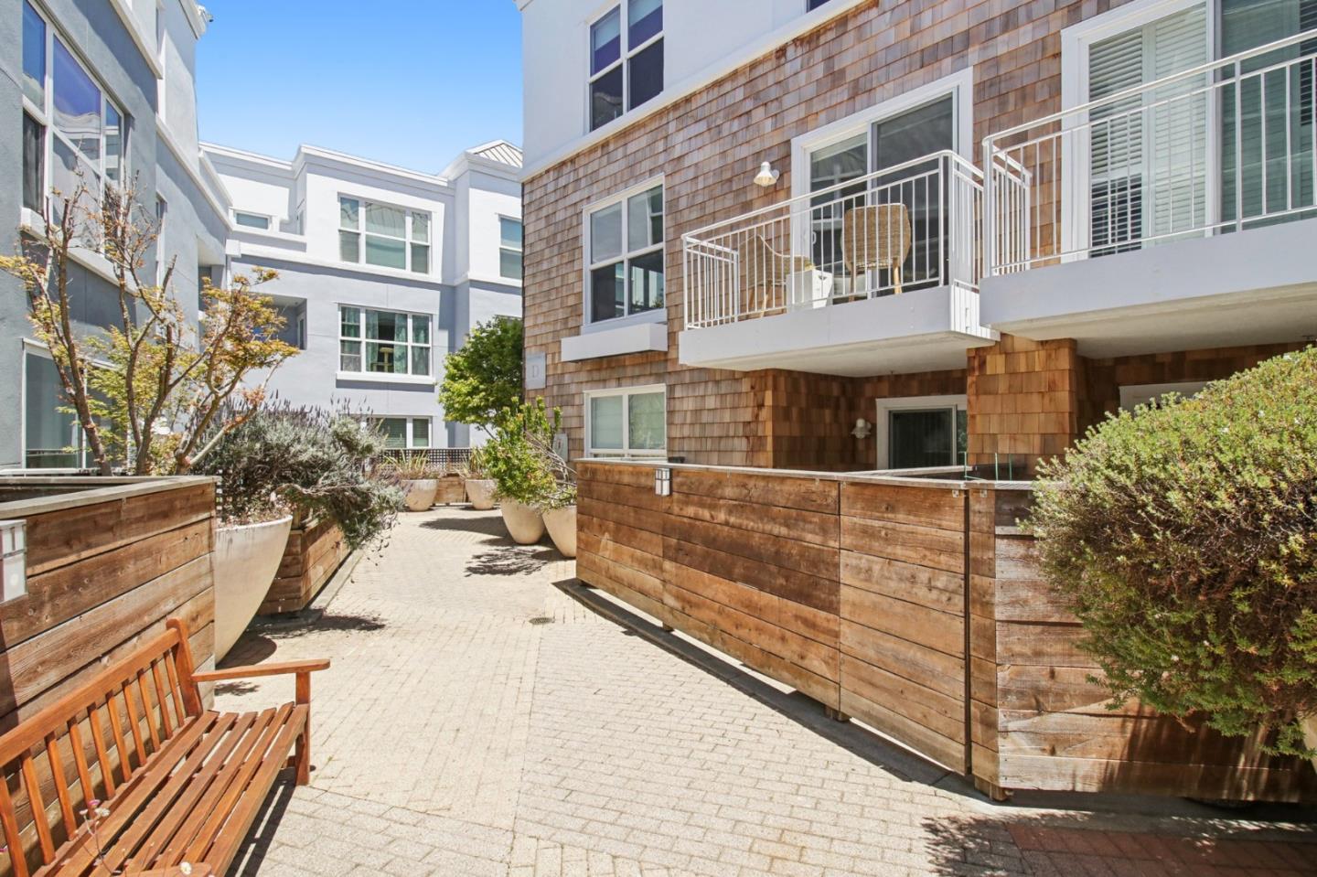 2001 Mcallister ST 255