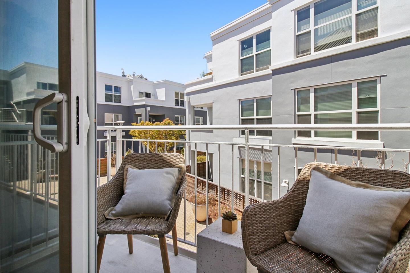 2001 Mcallister ST 255