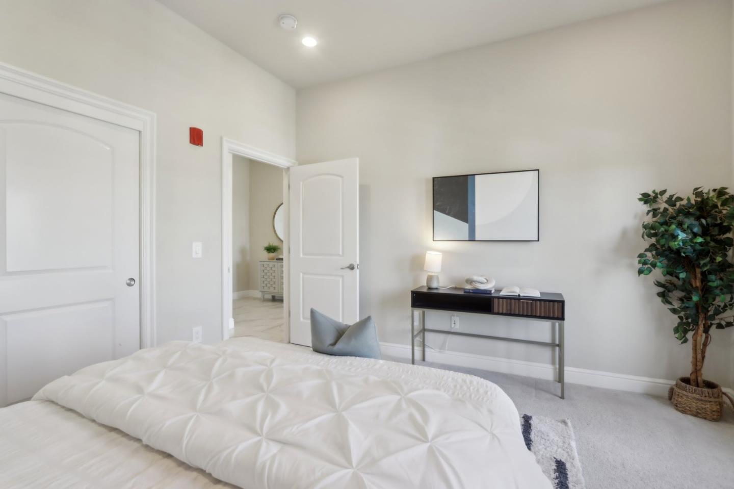 1368 El Camino Real 412