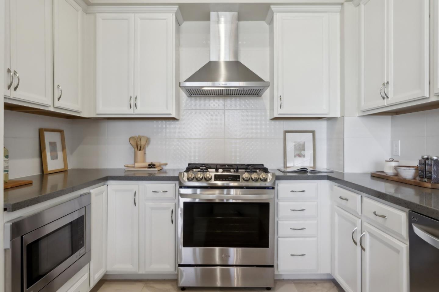 1368 El Camino Real 412