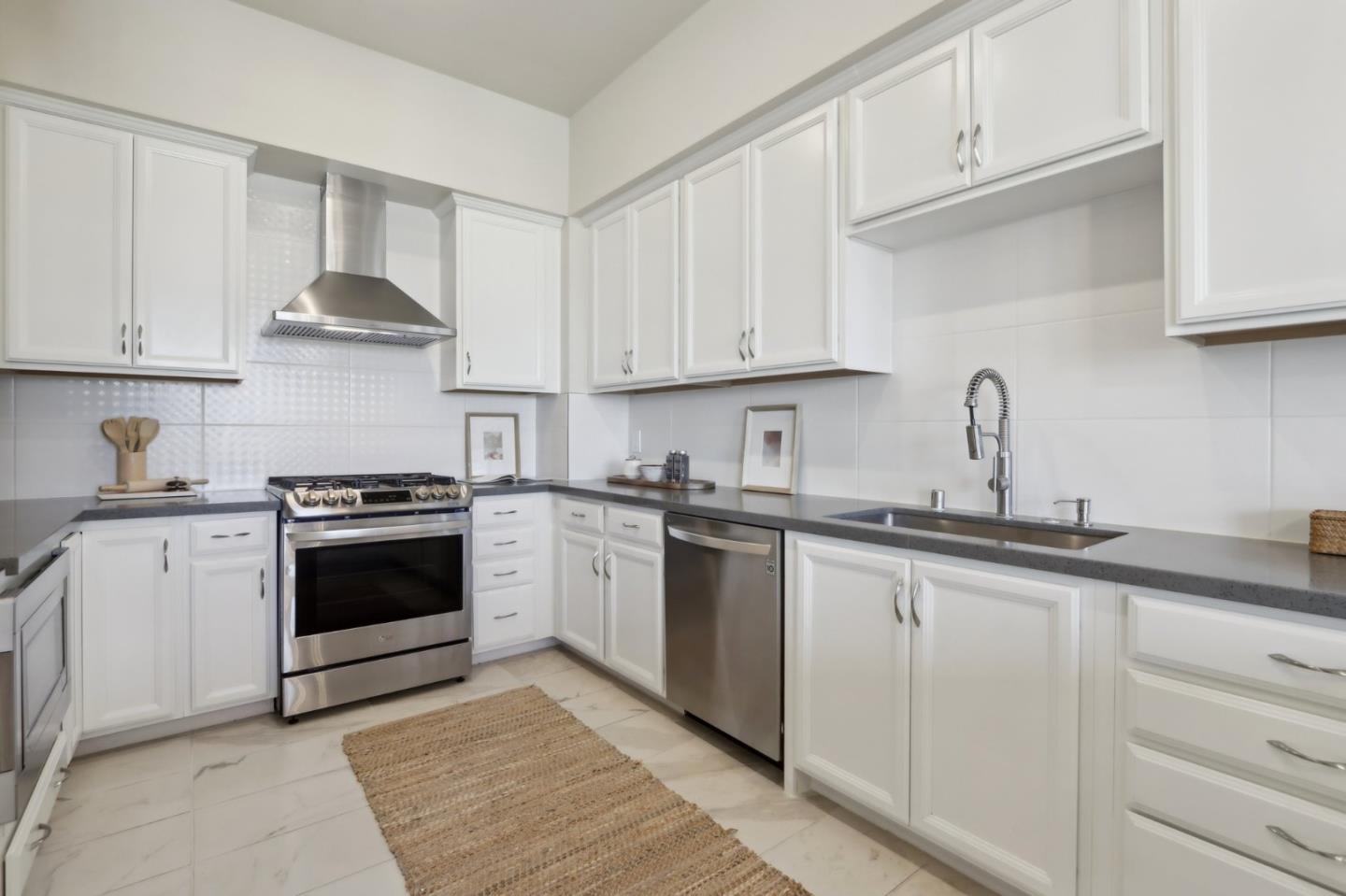 1368 El Camino Real 412