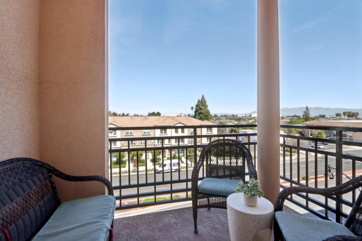 1368 El Camino Real 412