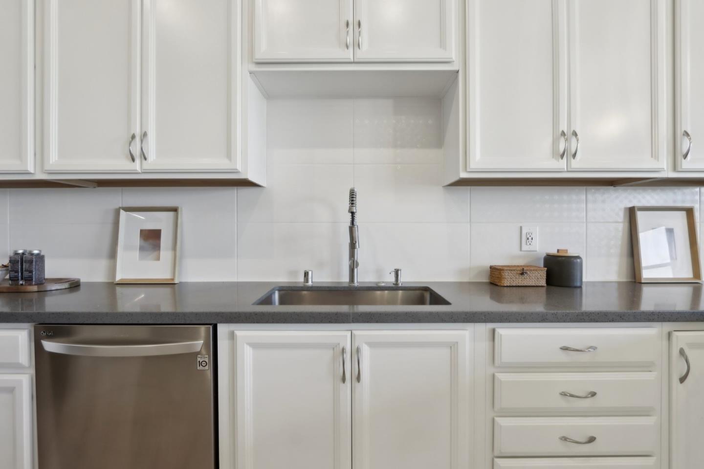 1368 El Camino Real 412