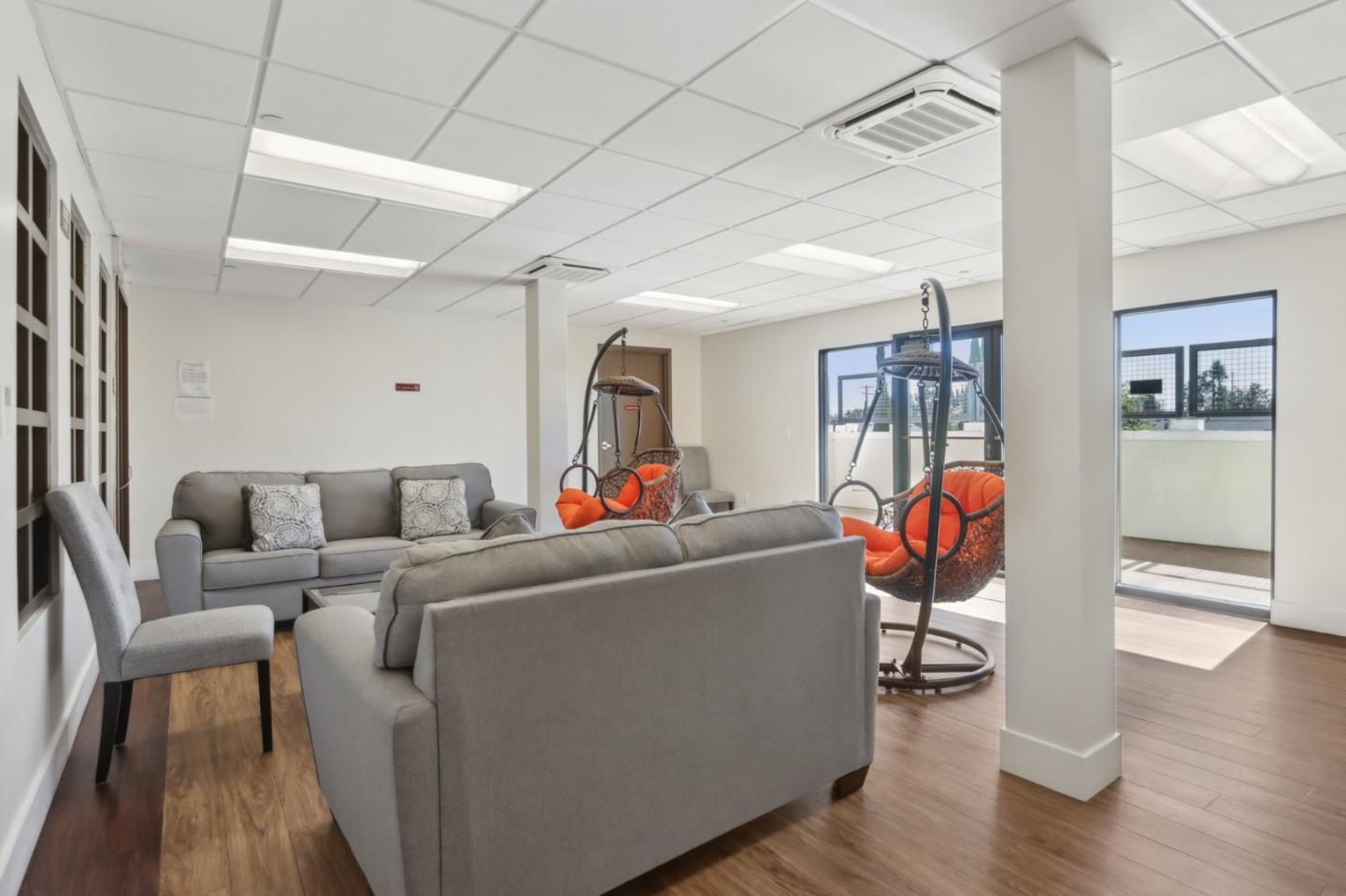 1368 El Camino Real 412