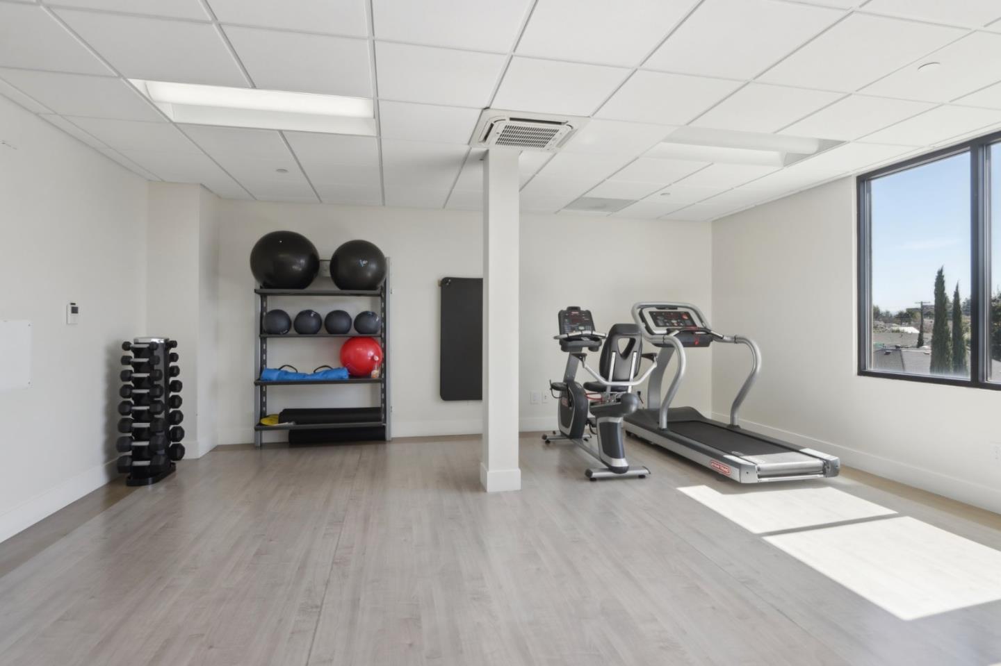 1368 El Camino Real 412