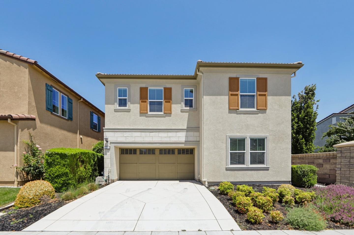 525 East Marcello Avenue