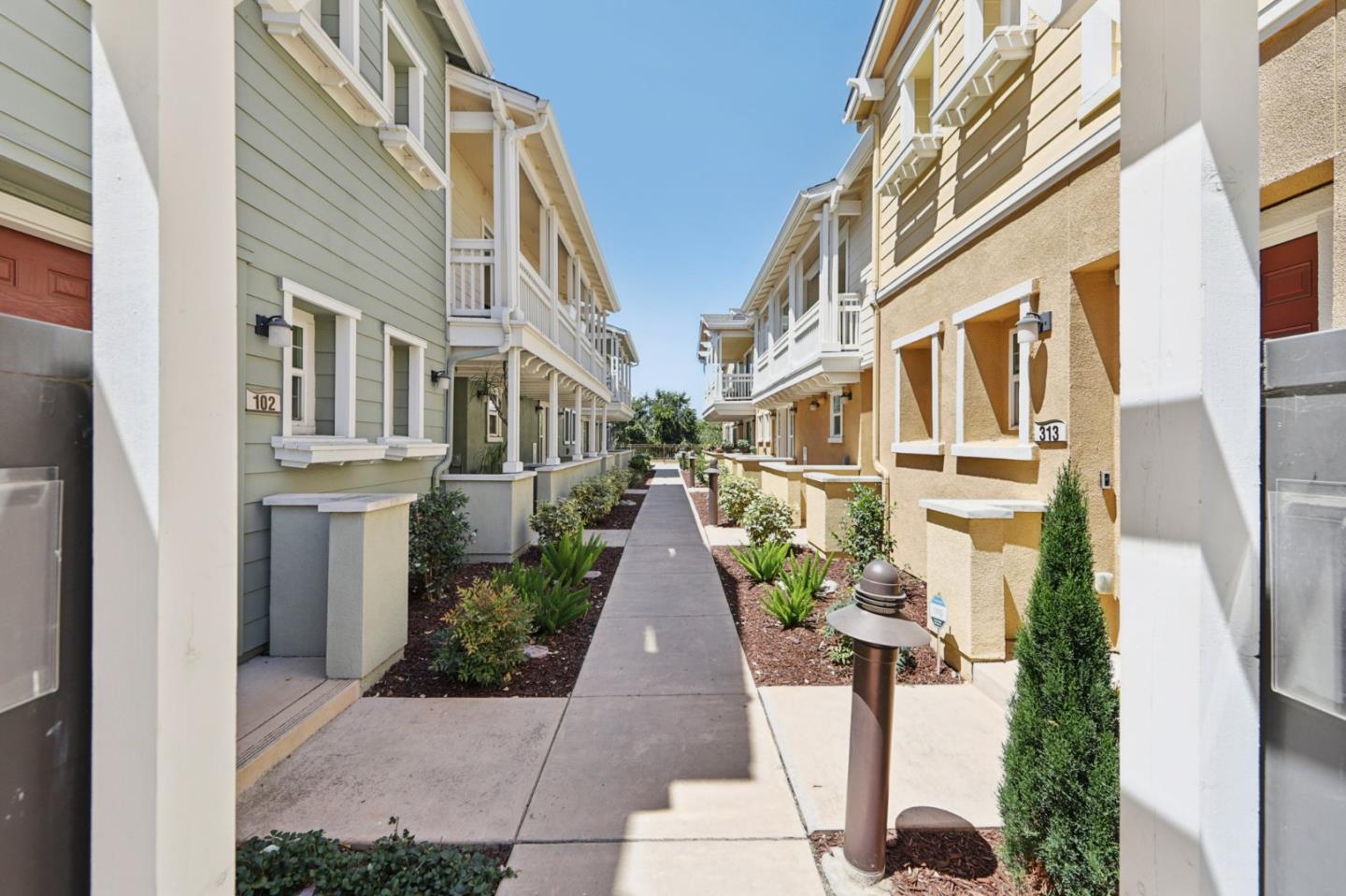 636 Bair Island Road 312