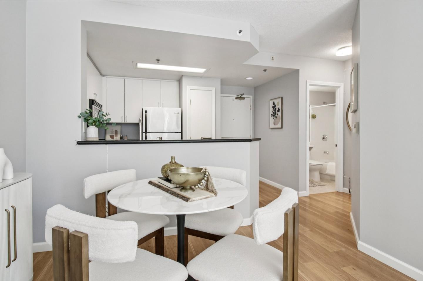 240 Lombard Street 727