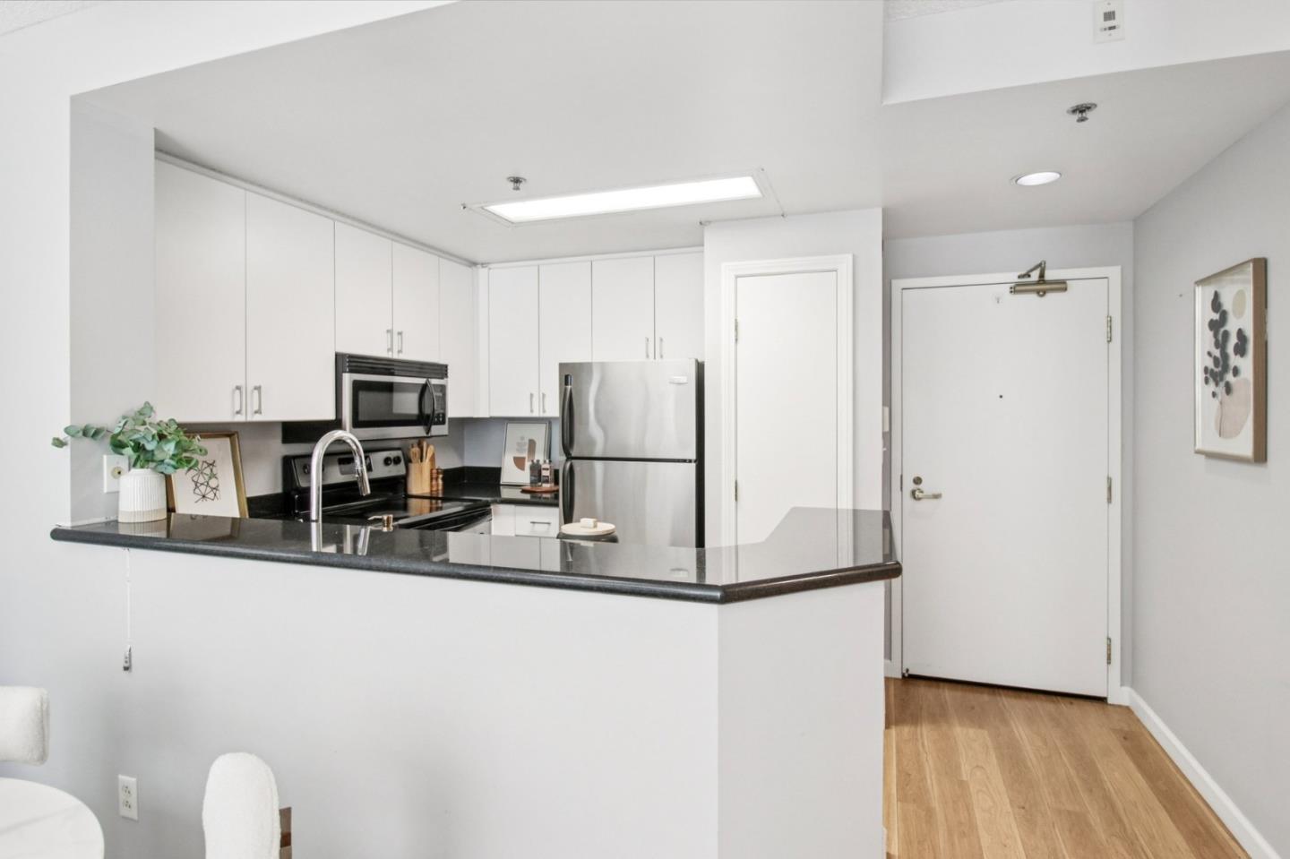 240 Lombard Street 727