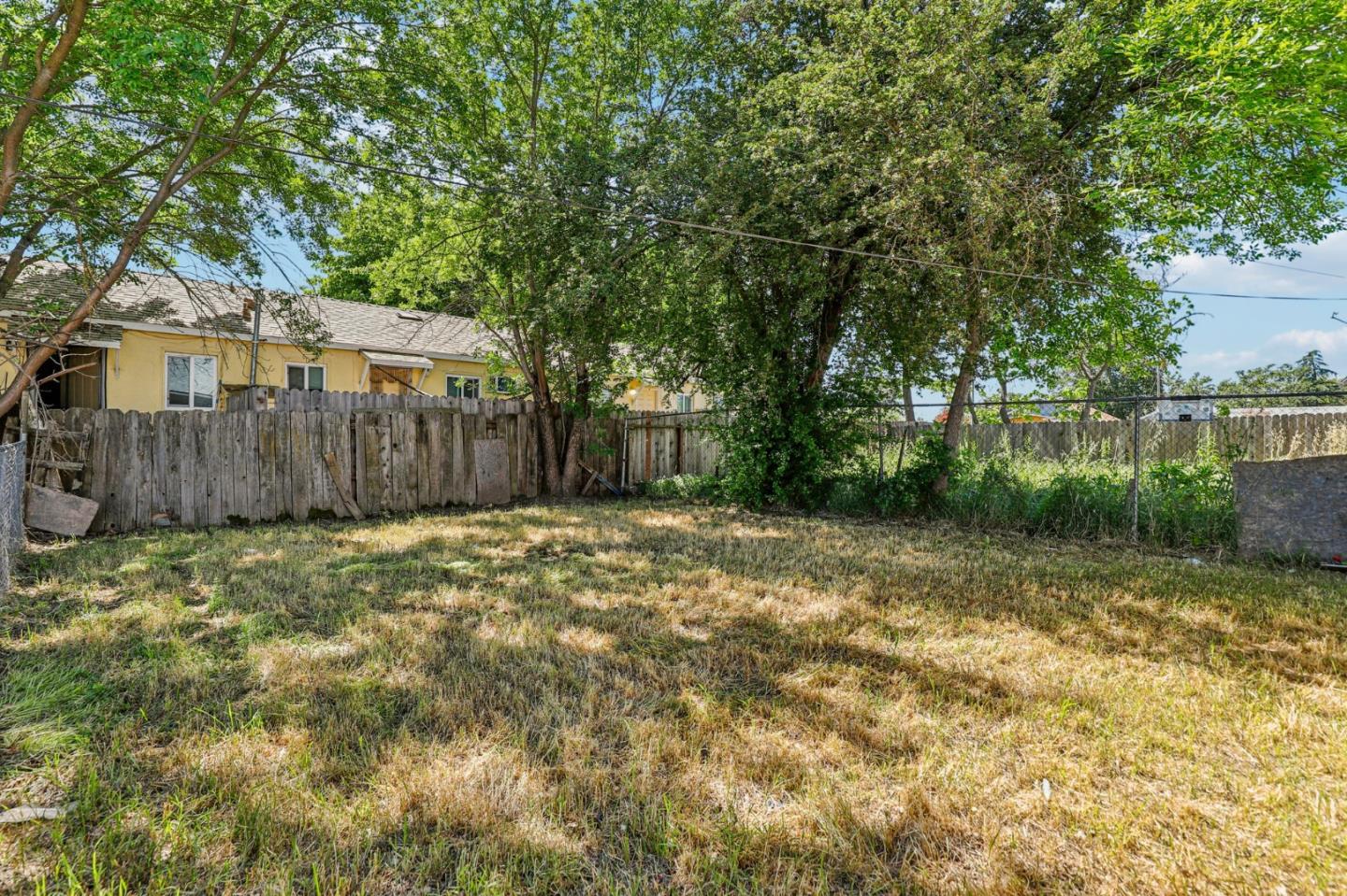 1852 Grand Avenue