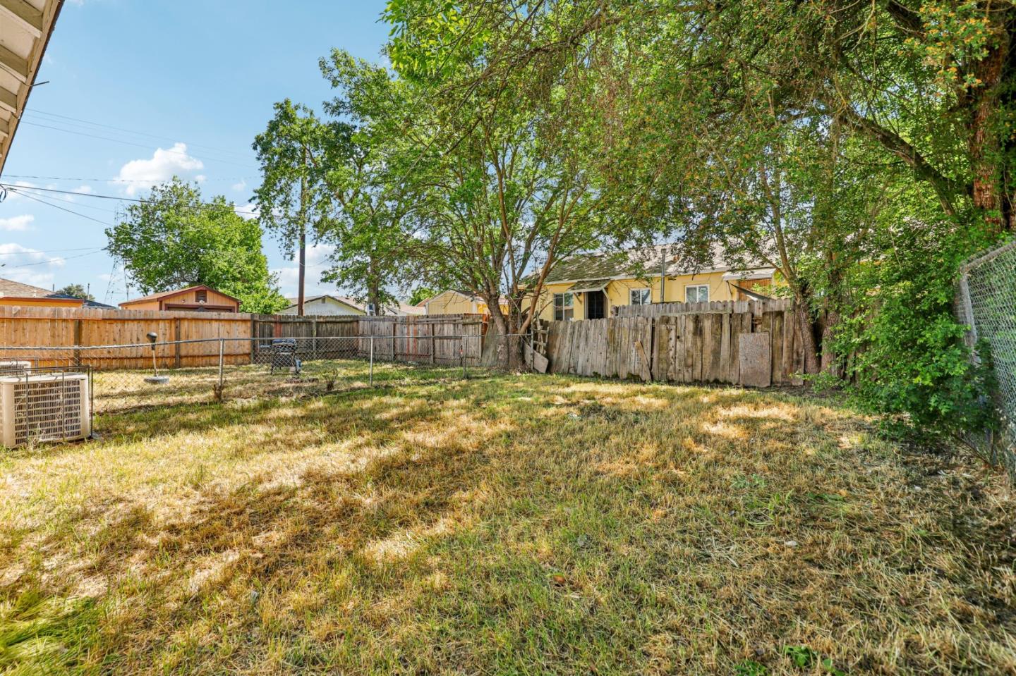 1852 Grand Avenue