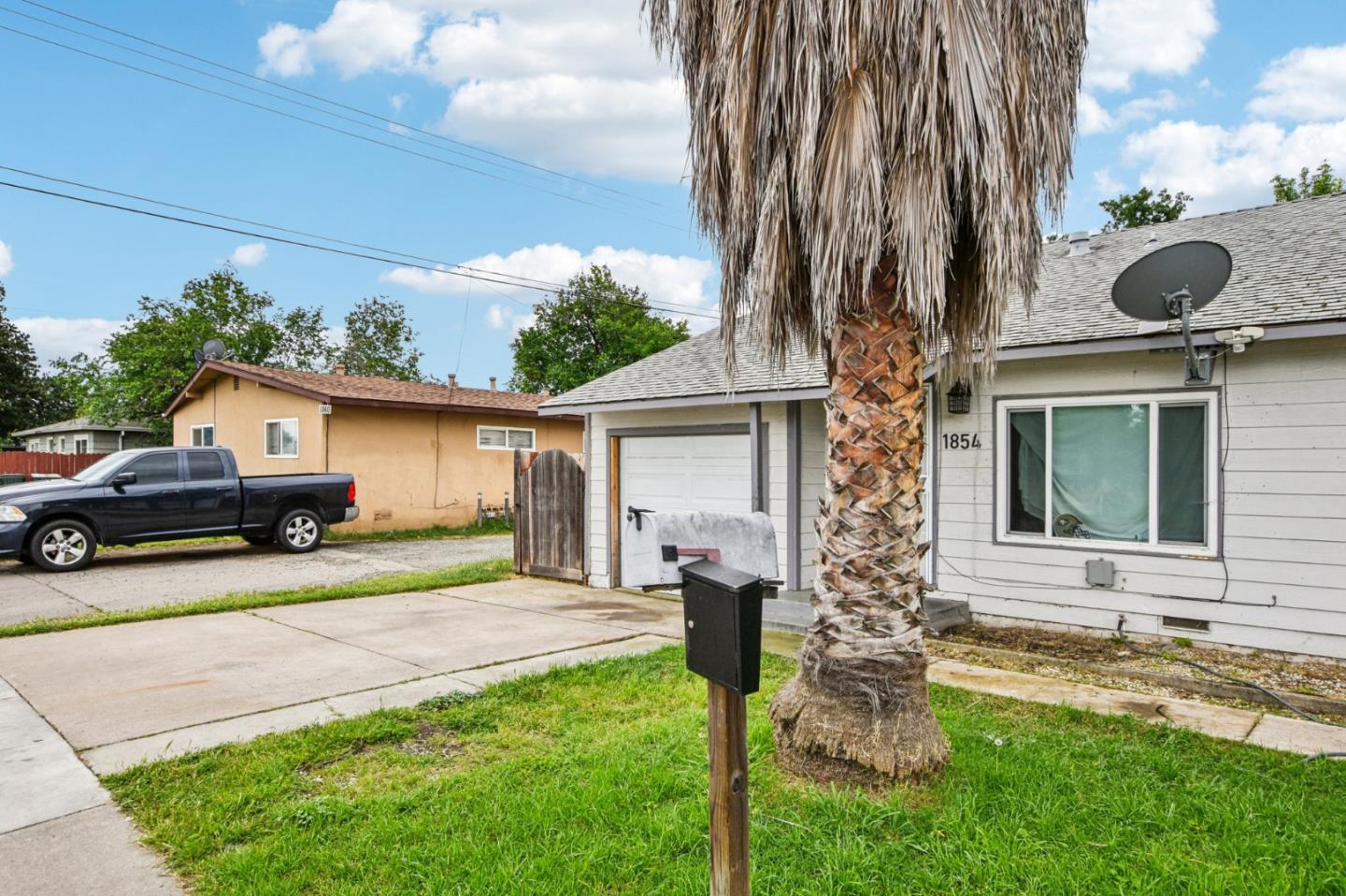 1852 Grand Avenue
