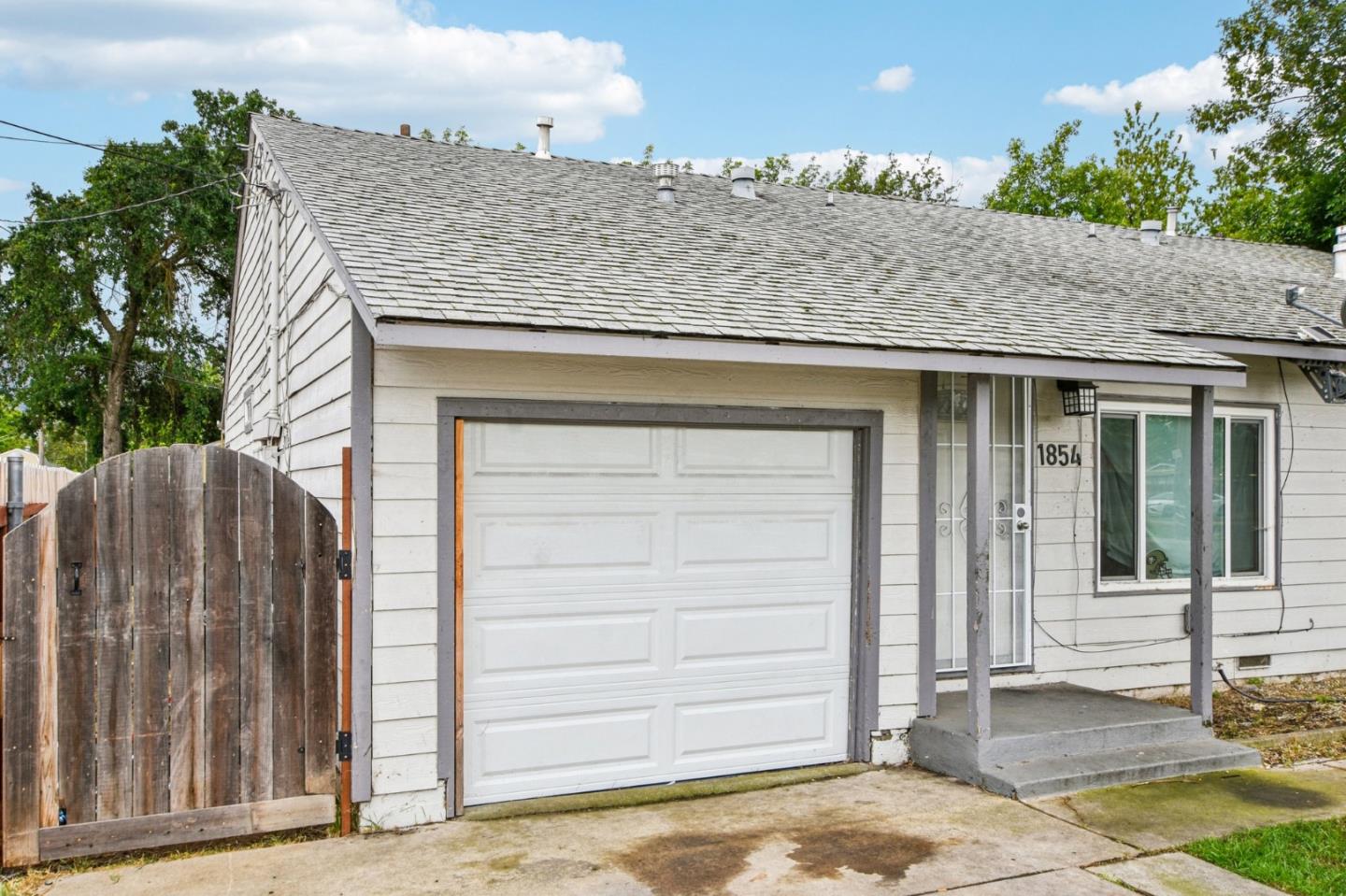 1852 Grand Avenue